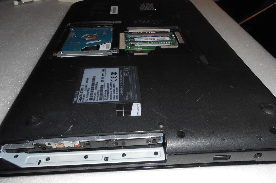 Toshiba Satellite S70D-A funciona como está Foto 4 de 4