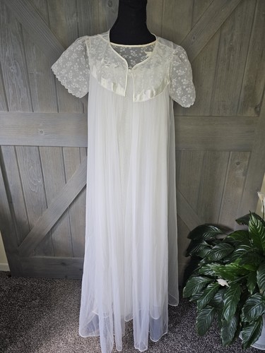 Vintage Movie Star Nightgown and Robe Set sz Medium