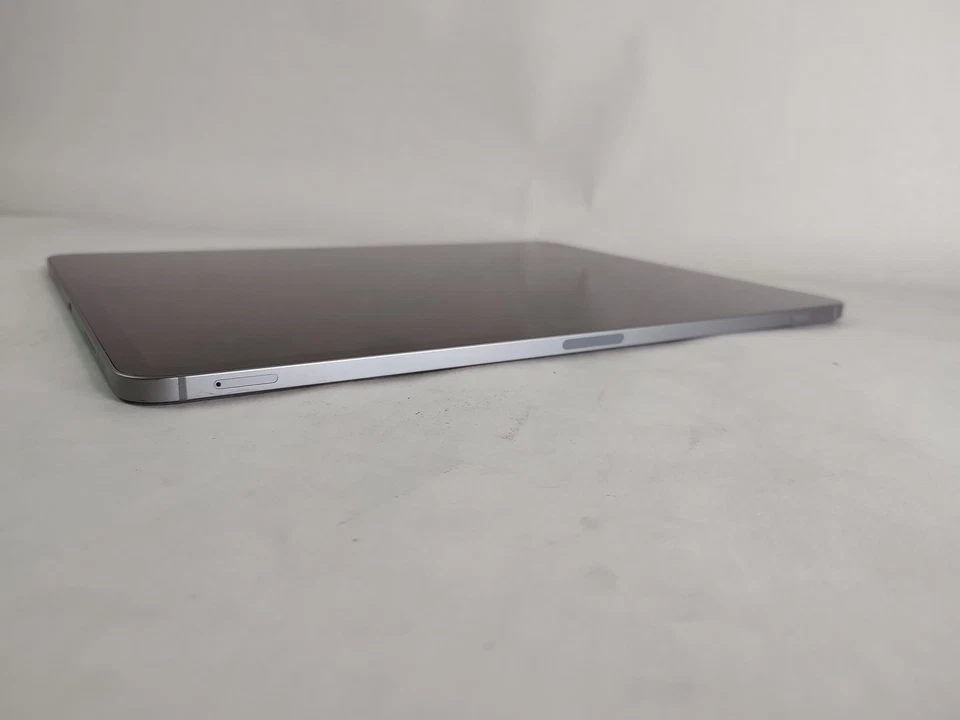 Apple iPad Pro 12.9" (6th Gen) A2764 128 GB iOS 26.0 (Wi-Fi + 5G) Unlocked - Image 4 of 4