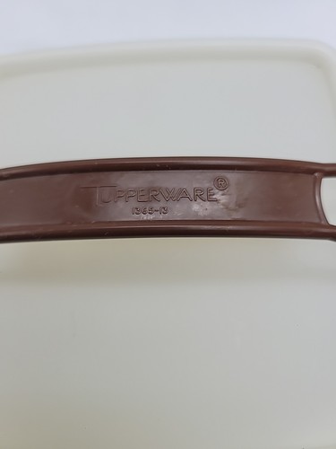 Vintage Tupperware Square Away Sandwich Keeper - Set of 2 ~ #1362 Brown & Tan  - Picture 3 of 15