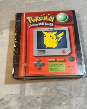 1999 Pokémon Huge Lot – Rare Pikachu Poke-Dex 3-Ring Binder – 500+ Cards