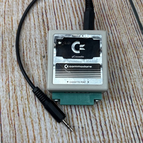 Commodore 64 uCassette Lettore Datassette Emulatore Hardware - Foto 1 di 4