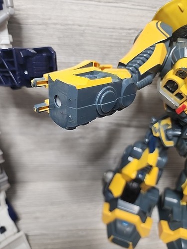 Cybertron & Bumblebee Transformers Hasbro Takara Autobot Action Figure 14"/12" - Picture 4 of 11