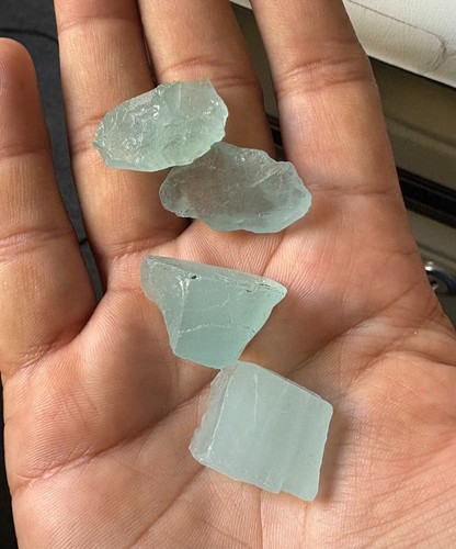 Lot 118 cts Natural Greenish Colour Milky Aquamarine Rough From Madagascar - Picture 4 of 5