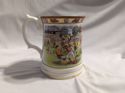 Tazza "Soccer" Queen's Fine Bone China, marca A Churchill, 4 3/8"H - USATA - Foto 4 di 10
