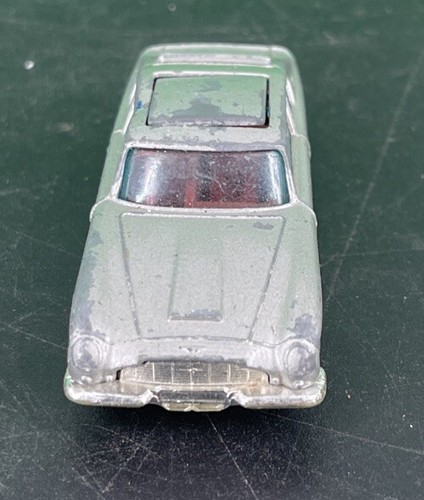 Husky James Bond Aston Martin 1/64 diecast Wheels   Needs Restoration - Afbeelding 2 van 9