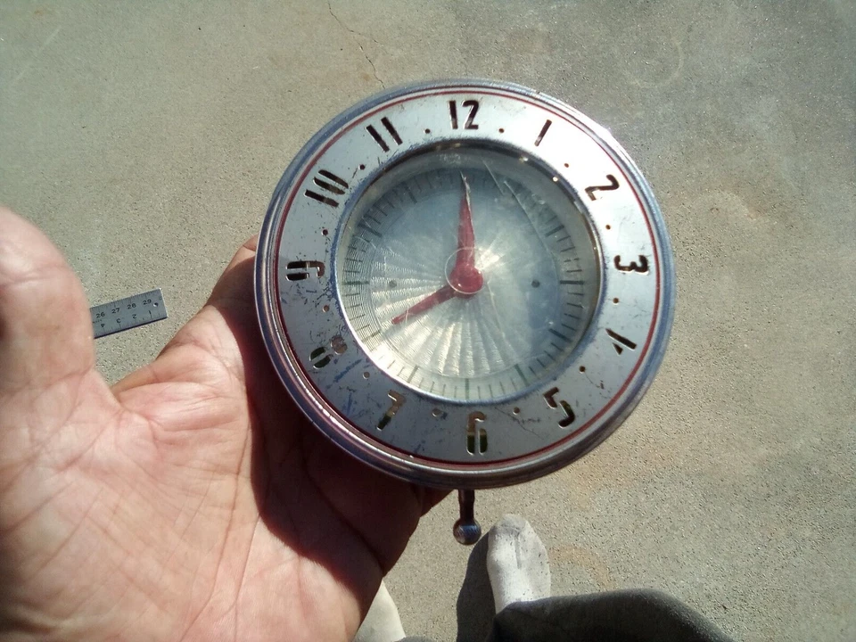 pontiac oldsmobile lasalle buick  clock 1954 - 1940 - Image 3 of 3