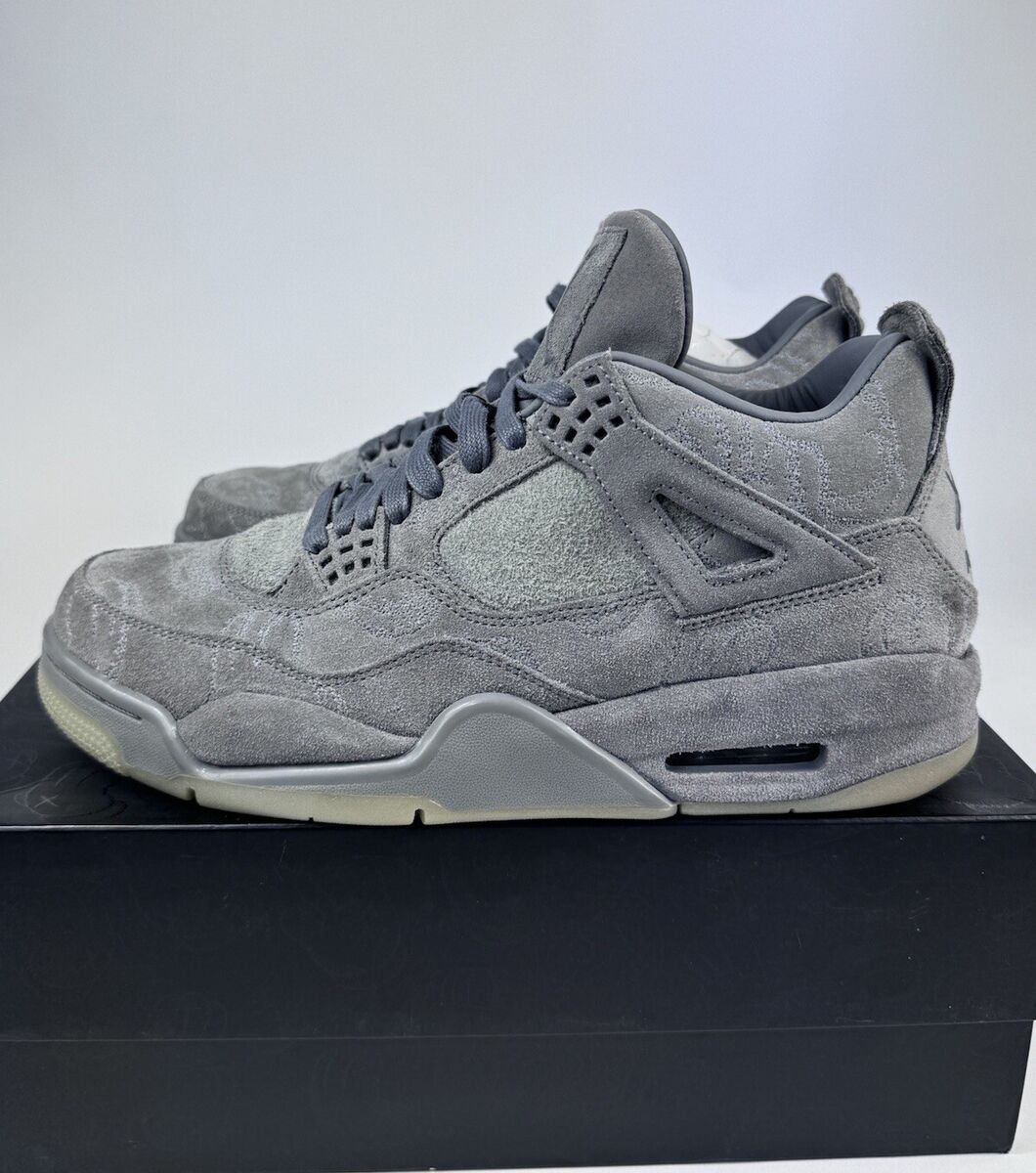 Air Jordan 4 Retro X Kaws Rare Sneakers Size: US 9.5 / UK Air Jordan 4 Retro X Kaws Rare Sneakers Size: US 9.5 / UK