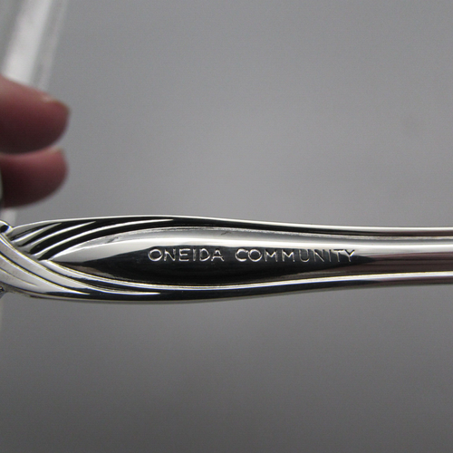 Oneida Silverplate Silver Heiress Gravy Ladles - Set of Two NOS USA Made - Picture 3 of 3