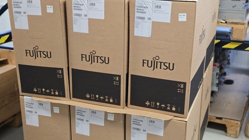 NEW + Fujitsu Primergy TX1310 M5 Xeon E-2324G 3.1GHz 16GB RAM 4TB HDD 4LFF 450W - Bild 2 von 10