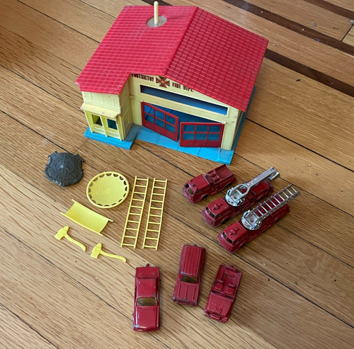 vintage 1967 Tootsie Toy Fire Department + trucks cars badge play set toys - Picture 2 of 13
