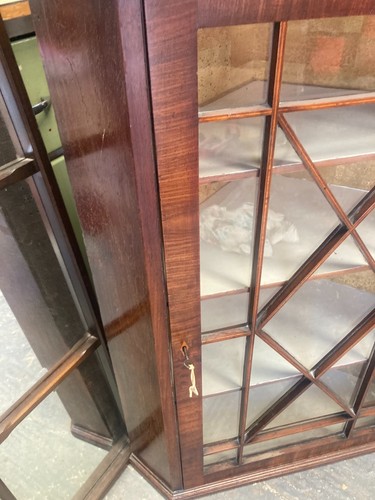 Vintage Brown Wooden Corner Display Cabinet - Lockable with Key - Picture 4 of 11
