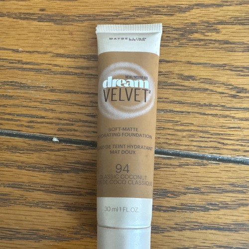 Maybelline Dream Velvet Matte Foundation Bronze 94 New - Picture 1 of 3