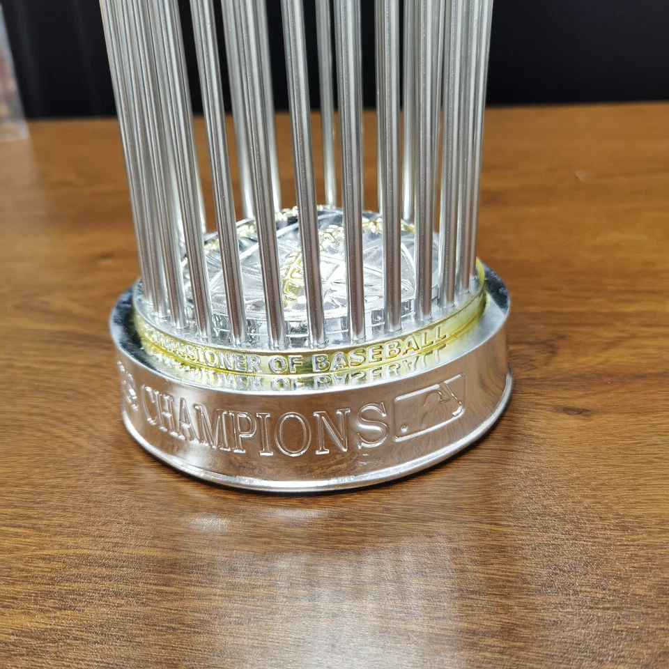 [MLB] 2025 World Series Trophy , Los Angeles Dodgers 11.8in/30cm height Resin - Image 3 of 4