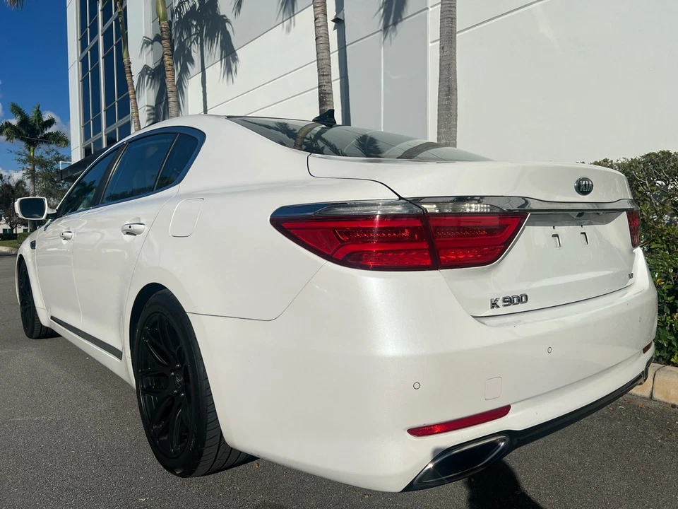 2016 Kia K900 V8 Luxury VIP Plus Package - Image 4 of 4