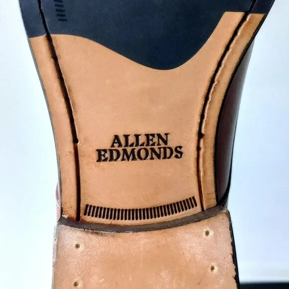 Allen Edmonds Men display picture 2