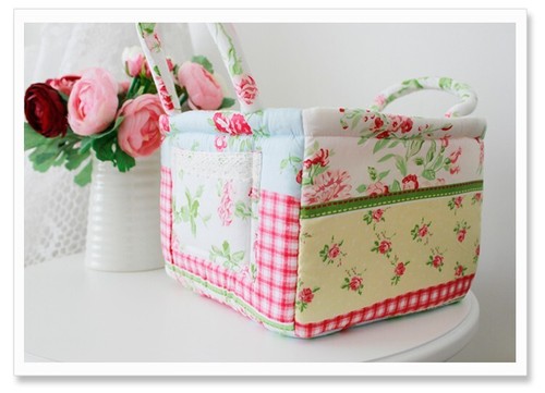 Cath Kidston Country Cherry Floral Quilted Storage/Laundry Basket/Bag B60B - Picture 2 of 3