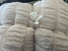 Pottery Barn Teen recycled faux fur comforter full queen blush New without tag