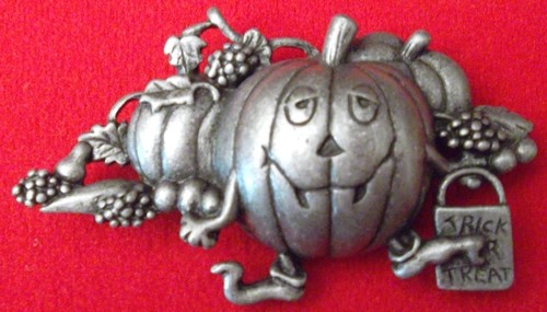 Halloween Kürbis im Kürbis Patch Vintage Brosche Anstecknadel Zinn SIGNIERT Danecraft NEU - Bild 1 von 2