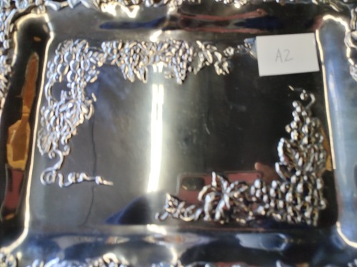 Bandeja de aluminio grande pesada Arthur Court 2001 con asas diseño de uvas 18" x 13" - Imagen 3 de 7