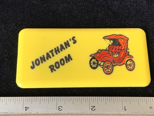 Ceramic mug and plastic nameplate for Jonathan - Picture 3 of 3