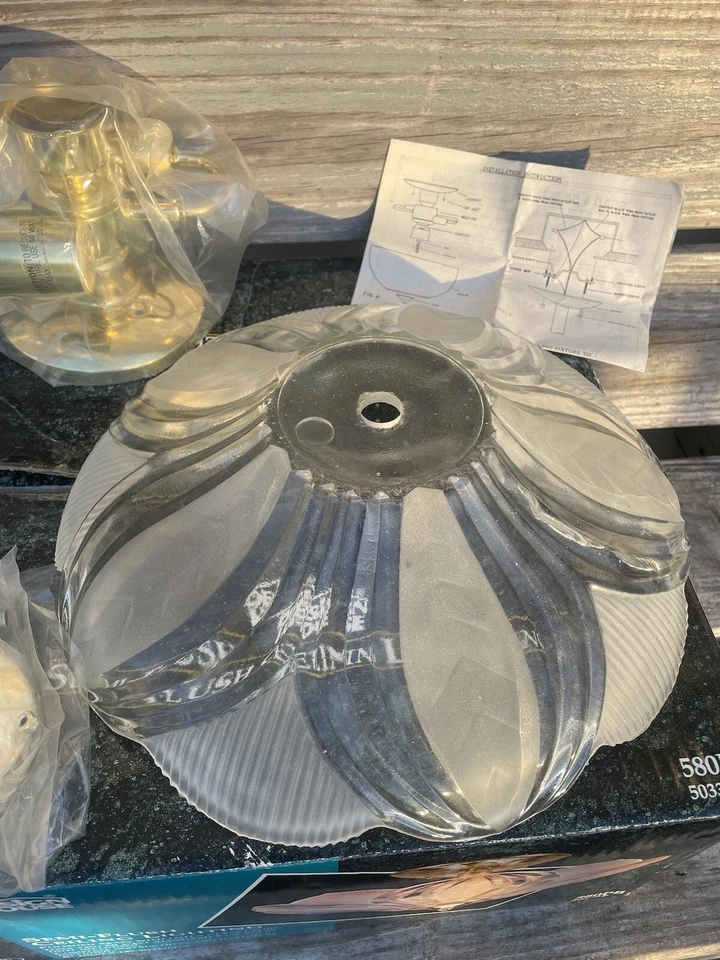 Vintage Design House Brass And Glass Ceiling Fixture LOTUS Globe 580PB WOW 🤩 - Image 4 of 4