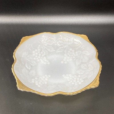 Anchor Hocking Milk Glass Serving Bowl Fruit Grapes White Gold Trim Pedestal Vtg