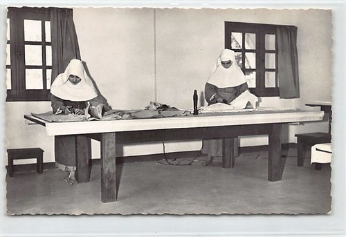 Central African Republic - BOUAR - Ironing linen at the Poor Clare Monastery - - - Picture 1 of 2