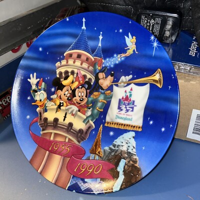 Disneyland 35 Years of Magic記念ライセンスプレート Disneyland 35 Years of Magic Decorative License Plate. Brand
