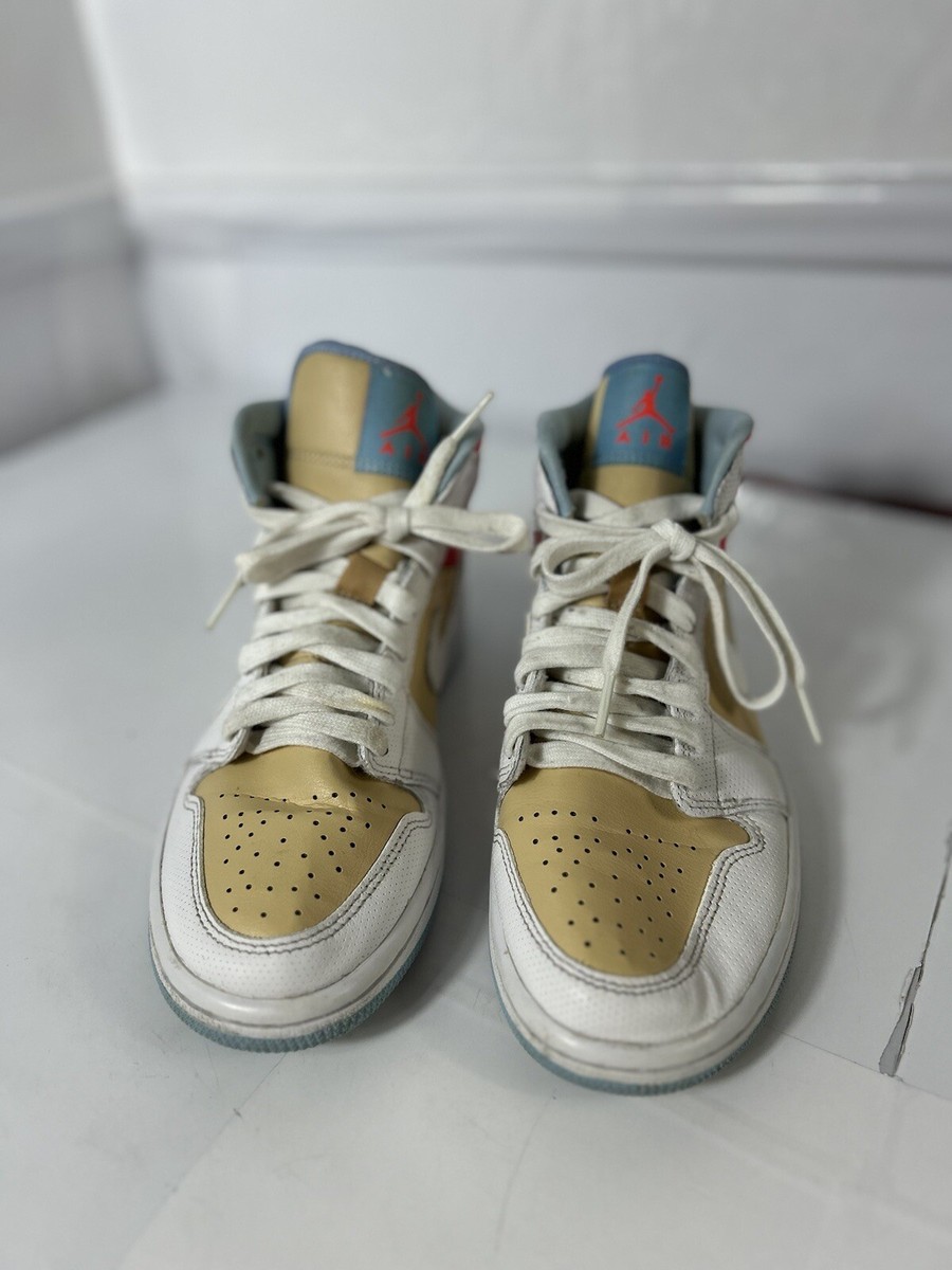 Nike Air Jordan 1 Mid SE Women's Size 7 Sesame White Flash
