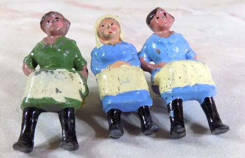 Vintage Cast Lead 3 Sitting Ladies - Picture 1 of 4