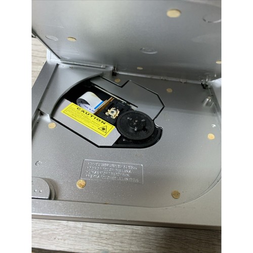 Initial IDM-8510 Lettore DVD portatile 8,5" con borsa e accessori - USATO - Foto 7 di 14