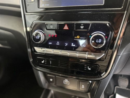 SsangYong Tivoli 1.5P Ultimate 5dr Petrol - Picture 16 of 24