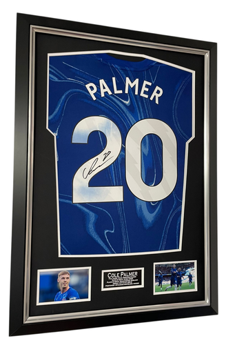 FRAMED Cole Palmer of Chelsea Signed Shirt SALE AS NUMBER HAS BLUE ON THE 2 - Picture 4 of 4