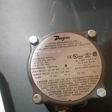 Dwyer 1950-00-2F Proof PressureSwitch                                    Loc5D14