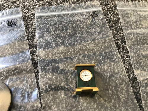 Miniature Quartz clocks and other makes. Over 100 clocks - Foto 409 di 430