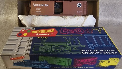 NOS Roundhouse HO Scale Virginian 40' AAR Box Car Kit 7777 VGN 63289 - Picture 2 of 3