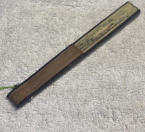 Abanico oriental asiático vintage pintado a mano del viejo mundo Japón papel dorado seda bambú - Imagen 10 de 19