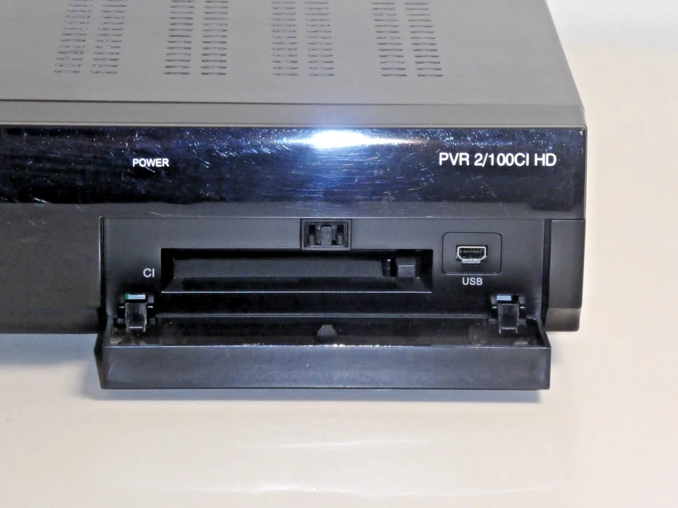 Comag PVR 2/100CI HD digitaler SAT-Receiver, 1TB HDD, Festplatte DEFEKT? - Bild 4 von 4