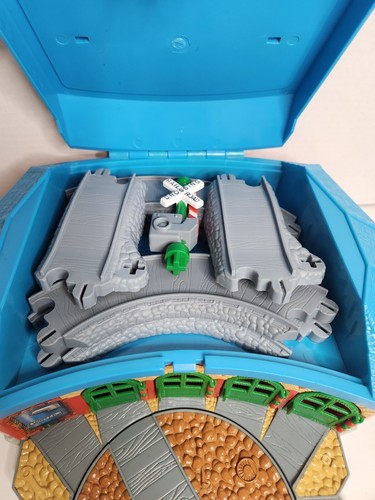 Vintage Thomas & Friends Take Along Work and Play Roundhouse Playset COMPLETE - 第 15/23 張圖片