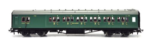 Entrenador de frenos Hornby R4339C Maunsell 6 compartimentos 3786 en librea verde SR - Imagen 2 de 3