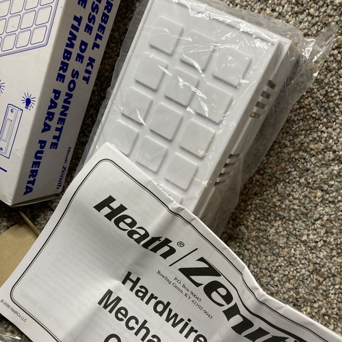 NEW Heath Zenith Wired Door Chime Kit w 2 Doorbells LE-103 - Picture 3 of 7