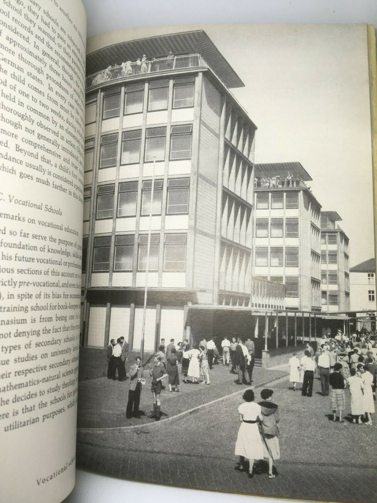 Foto 5 di 9