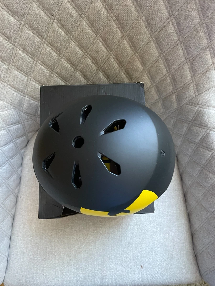 RARE BERN WU-TANG SKATEBOARD HELMET NEW IN BOX & WITH TAGS SIZE LARGE XL  RZA GZA