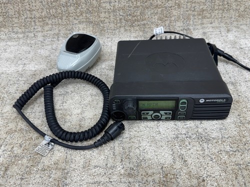 Motorola XPR4550 VHF 136-174 mhz 1-25w DMR Radio / Mic AAM27JNH9LA1AN - SER:6171