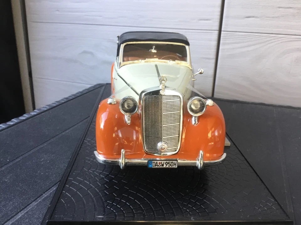 1950 Mercedes-Benz 170S Cabriolet  / Signature Models / 1:18 - Bild 4 von 4