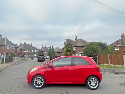 toyota yaris SR d4d - Picture 3 of 16