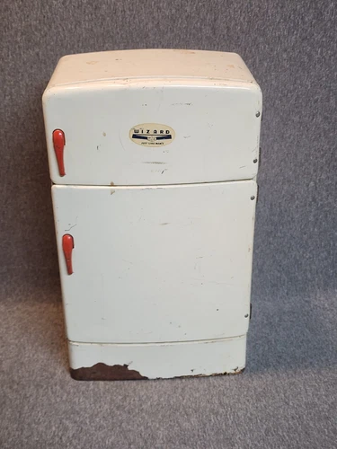 Vintage 1950s Wolverine Wizard 17" Tin Meta Toy Play Refrigerator White Kitchen