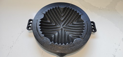 Tokiwa Iron Genghis Khan Pot 28cm Btwn Handles Round No Hole CR-17 Mongolian BBQ - Picture 5 of 6