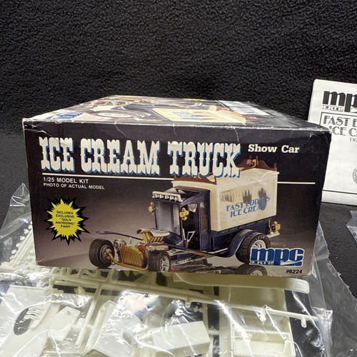Camión de Helados MPC #6224 Modelo 1/25 Kit Abierto Sellado Interior Espectáculo 100% Completo - Imagen 12 de 14